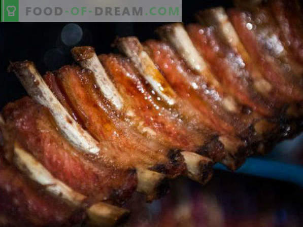 Как да готвя свински ребра в пещта, проста и вкусна