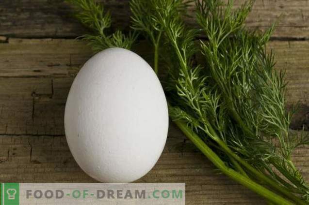Как да нарисуваме яйца за Великден с куркума, лук, марля ...