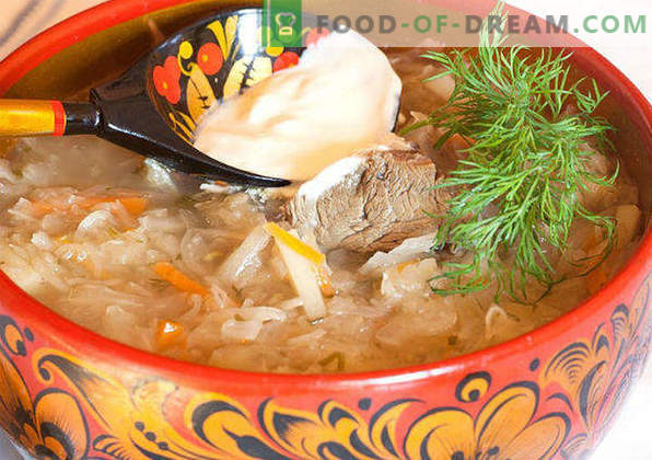 Супа от кисело зеле в бавен котлон, рецепти със свинско, гъби, фасул, пиле, класика