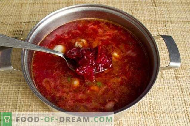 Червена супа от червено цвекло с пиле и печурки