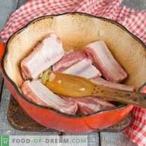 Селянка с колбаси и свински ребра