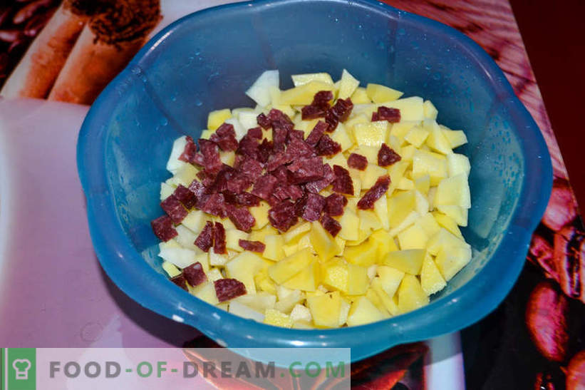 Печено в саксии - картофи с гъби и пушена наденица, вкусна рецепта за гости