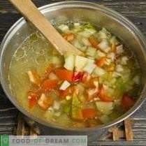 Доматена супа с пипер и мащерка