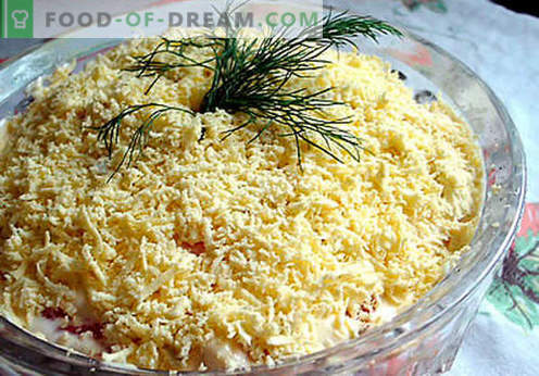 Салата с топено сирене - селекция от най-добрите рецепти. Как правилно и вкусно приготвена салата с топено сирене.