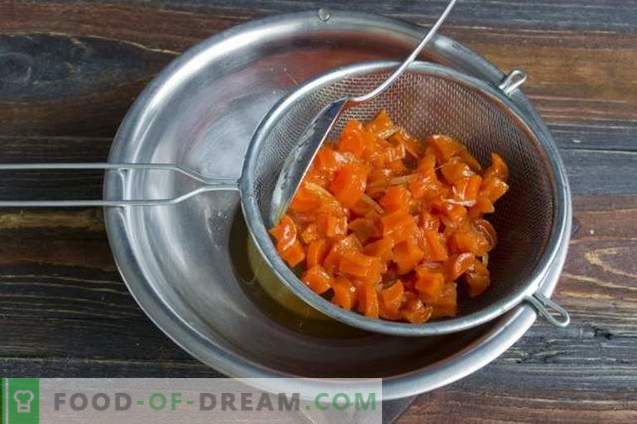 Джинджифилова торта с стафиди и конфитюр от моркови
