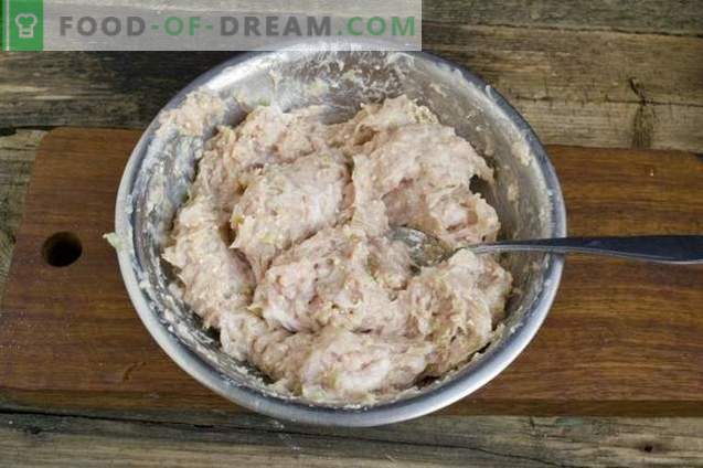 Meat patties with bran and sweet pepper