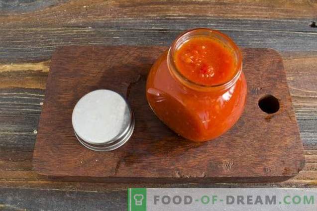 Домашно приготвено кетчуп от домати Чили