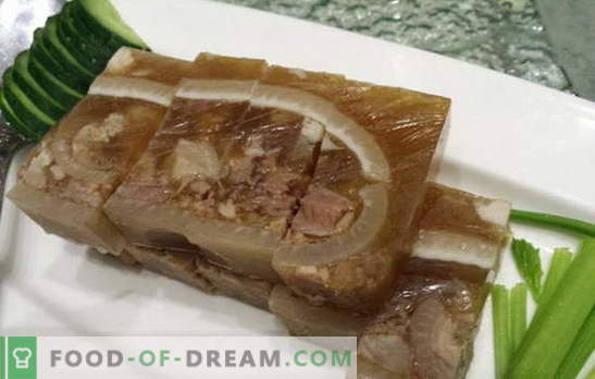 Как да се готви желе от свински крака и кокалче: подхранващо и ароматно. Рецепти и методи за приготвяне на мускули със свински кокалчета и крака