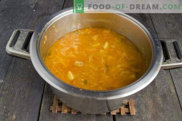 Вкусна вегетарианска супа с тиква за гладни дни