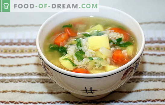 Супа с ориз и картофи: бърза, вкусна и здравословна. Готвенето на супа с ориз и картофи е прост и бърз процес