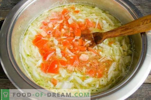 Вкусна суха супа с картофи и броколи